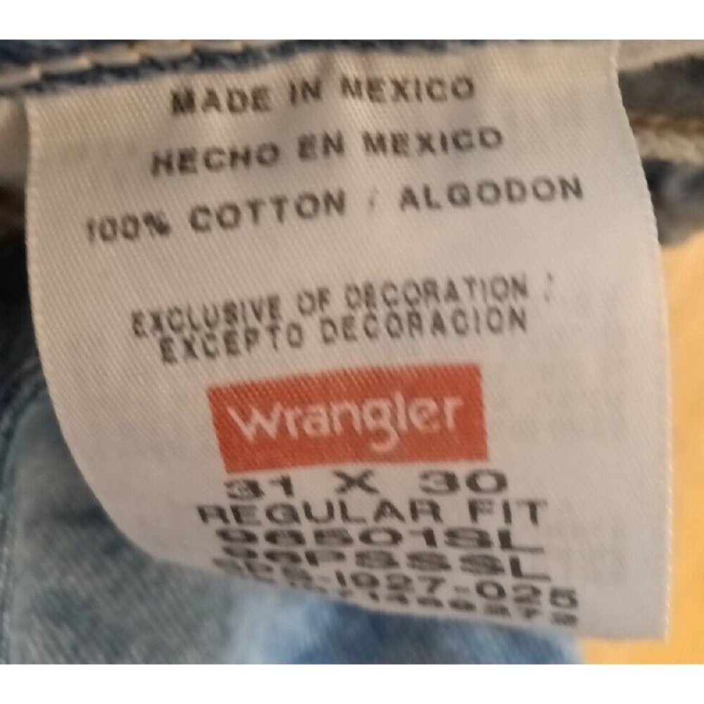 Wrangler Regular Fit Men’s 31x30 Medium Wash Blue - Picture 5 of 5
